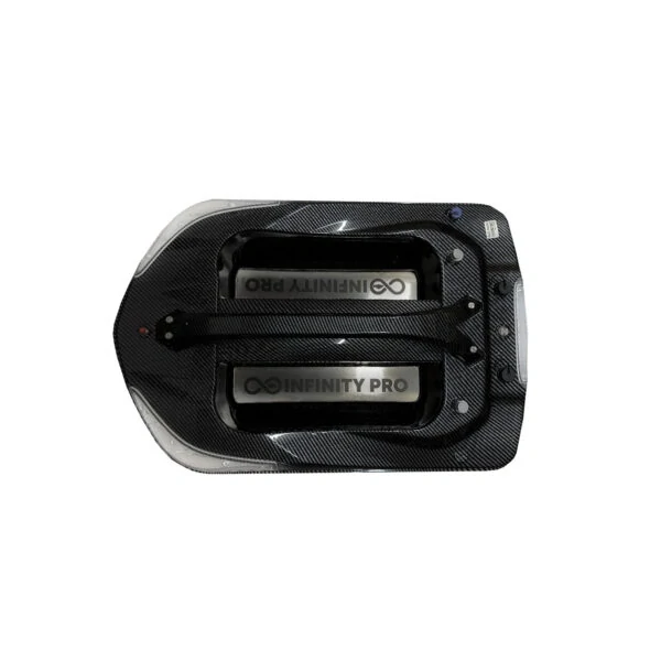 Zavážecí loď INFINITYBOAT PRO 3.0 50Ah LIMITOVANÁ CARBONOVÁ EDICE