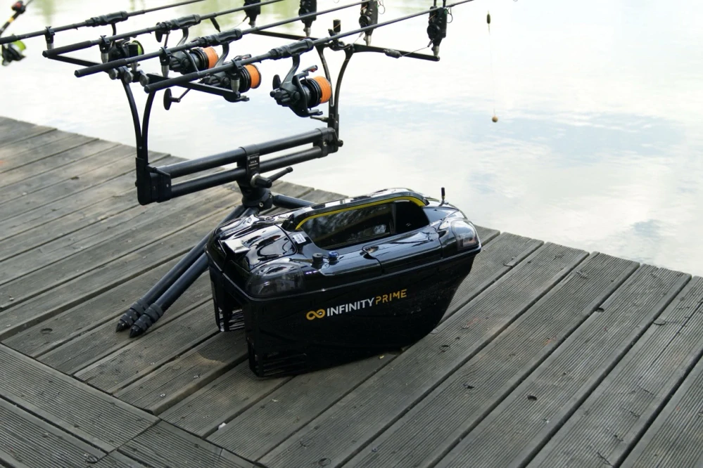 Zavážecí loď INFINITYBOAT – PRIME CUSTOM – GPS + M700